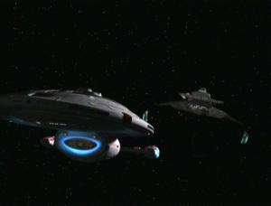 D7_class_cruiser_and_uss_voyager